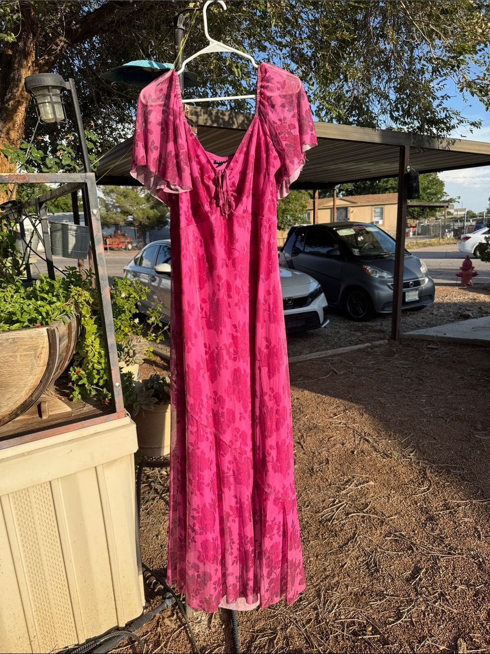 Elegant Fuchsia Floral Maxi Dress with Flutter Sleeves